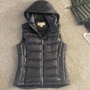 Michael Kors puffer vest. Size:S